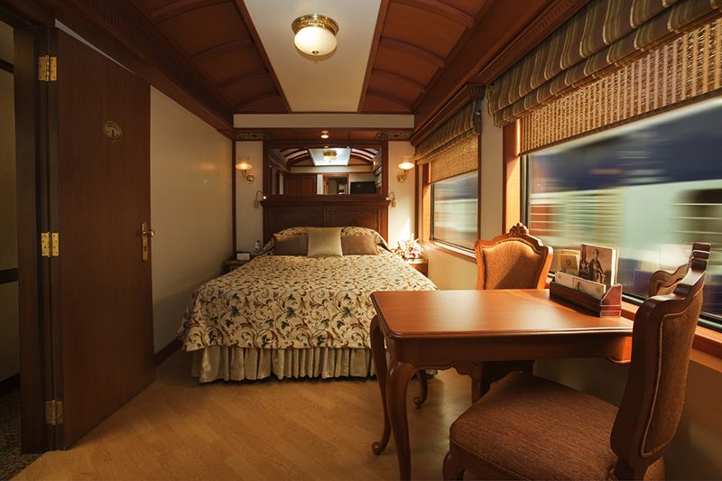Maharajas Express Luxury Train India - cabina Suite