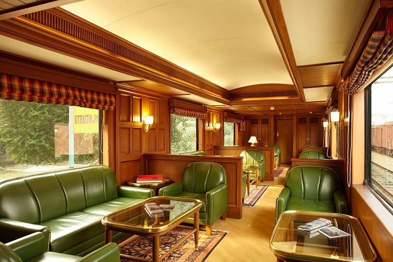 Maharajas Express Luxury Train India - Lounge Bar